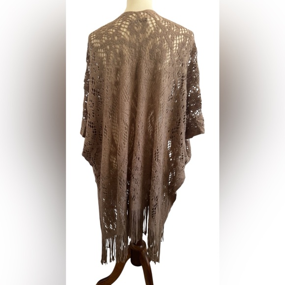 Do Everything in Love Tan BOHO Western Brown Fringe Kimono Cardigan One Size - Picture 4 of 10